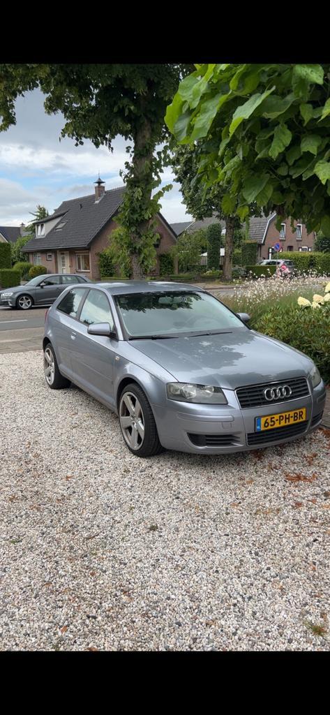 Audi A3 1.6 75KW 3D 2004 Grijs, Auto's, Audi, Particulier, A3, Benzine, C, Hatchback, Handgeschakeld, Origineel Nederlands, Zilver of Grijs