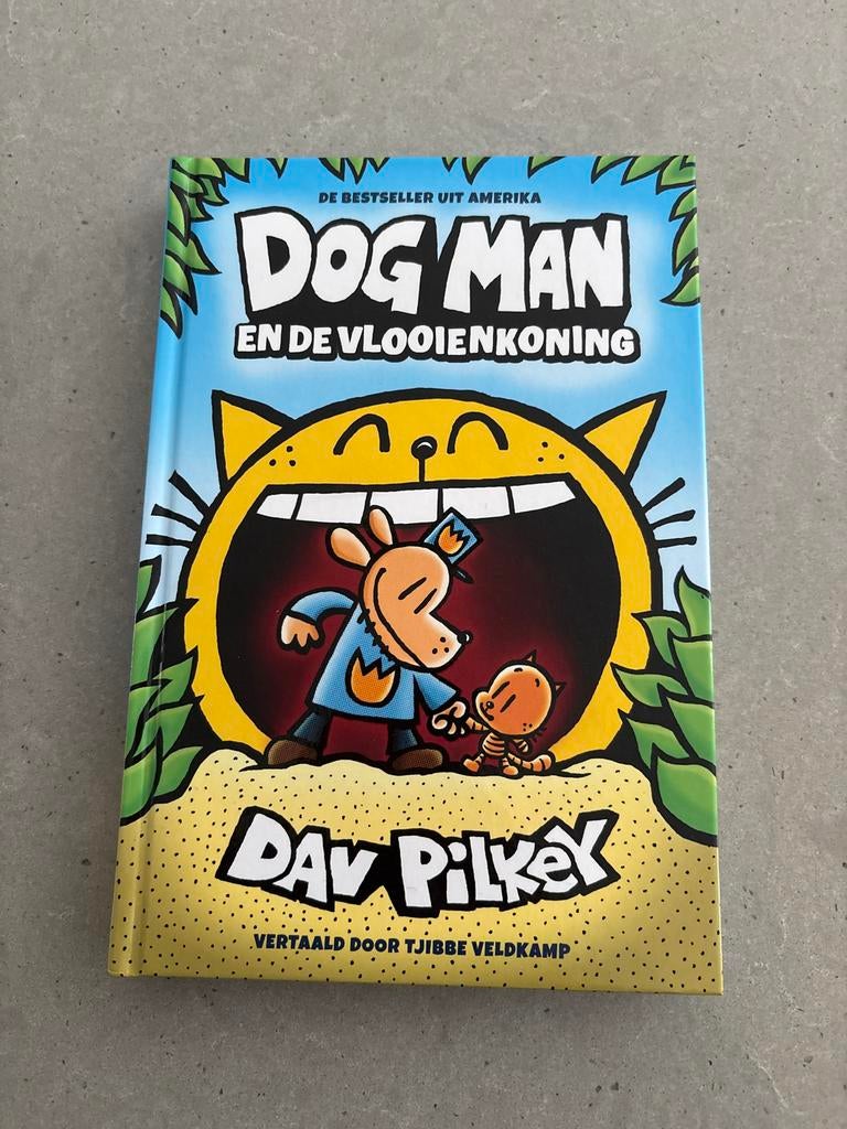 Dog Man en de Vlooienkoning, Boeken, Kinderboeken | Jeugd | onder 10 jaar, Ophalen of Verzenden, Zo goed als nieuw, Fictie algemeen