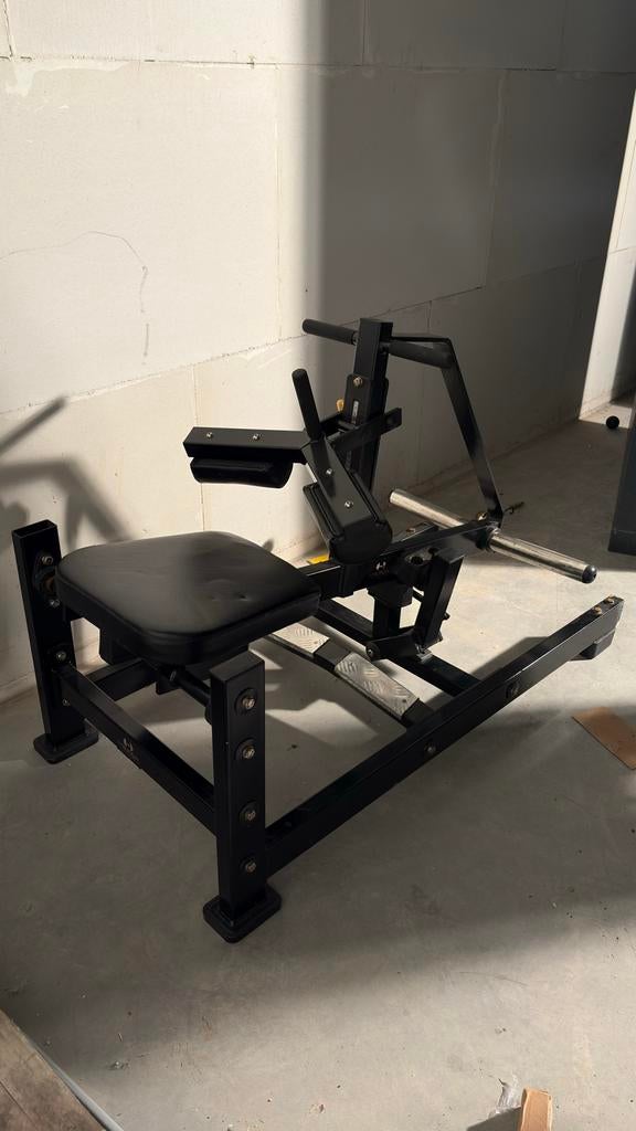 Calf raise machine, Sport en Fitness, Fitnessmaterialen, Ophalen, Gebruikt, Benen, Overige typen