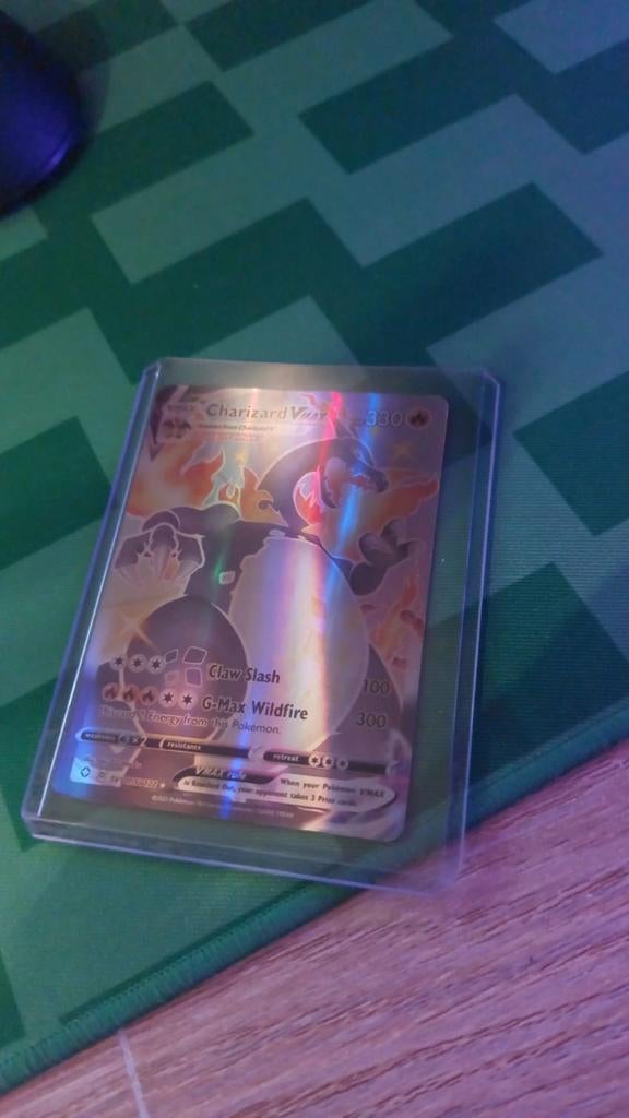 Charizard VMAX Pokémon Kaart - Zo goed als nieuw, Ophalen of Verzenden, Zo goed als nieuw, Losse kaart, Foil