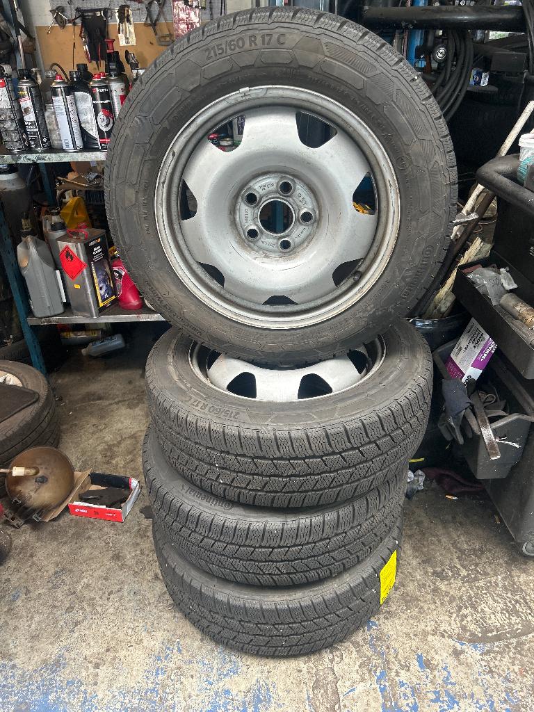 4 autobanden Continential 215 60 17c, Auto-onderdelen, Banden en Velgen, Ophalen, 215 mm, Banden en Velgen, 17 inch