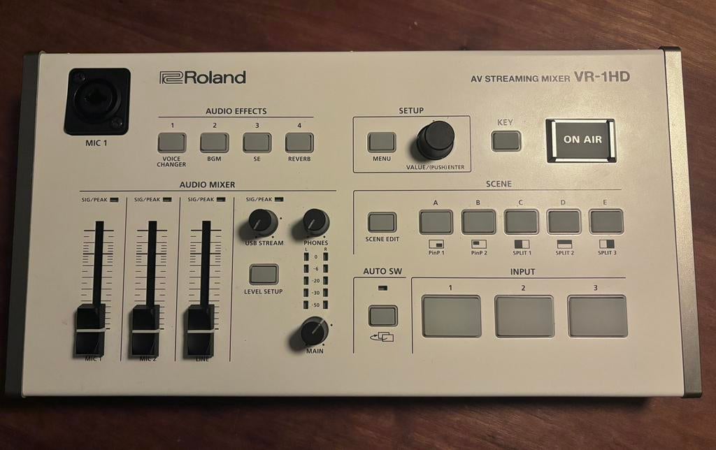 Roland VR-1HD AV streaming mixer, Ophalen of Verzenden, Zo goed als nieuw, Video