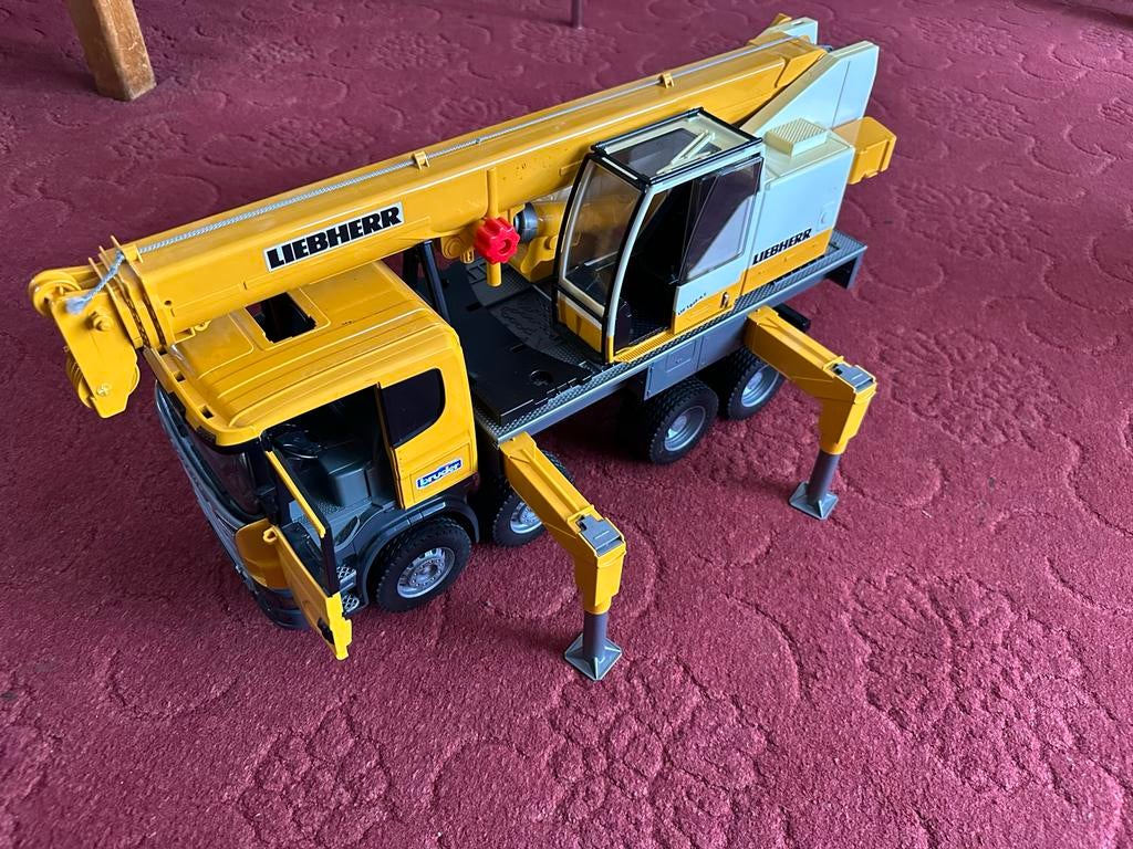 Liebherr Kraanwagen - Deuren Open, Uitschuifbare Kraan, Ophalen of Verzenden, Gebruikt