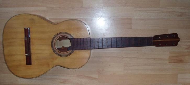 Te ruil Flamenco gitaar voor restauratie, Muziek en Instrumenten, Snaarinstrumenten | Gitaren | Akoestisch, Gebruikt, Klassieke of Spaanse gitaar