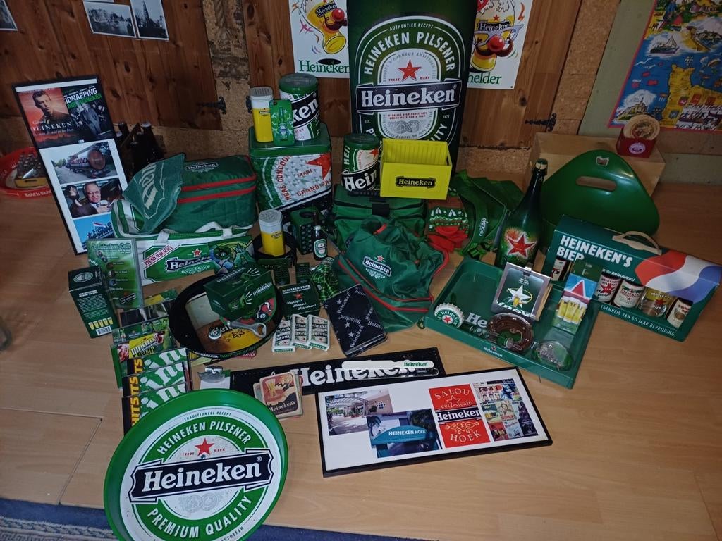 heineken heinekens verzameling reclame en bierglazen, Ophalen, Zo goed als nieuw, Glas of Glazen, Heineken