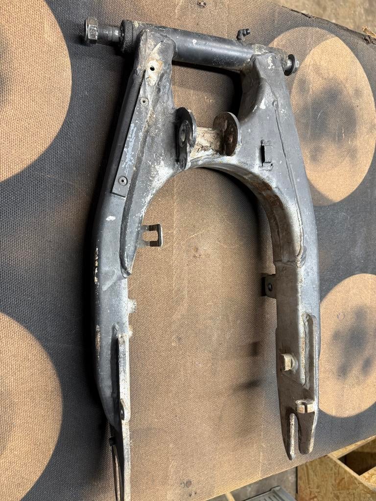 Achterbrug en achterwiel Honda XR / XL 250, Ophalen of Verzenden, Gebruikt