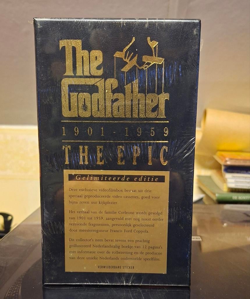 3 x VHS -  THE GODFATHER  1901- 1959  - LIM. ED. 3-VIDEO BOX, Vanaf 12 jaar, Ophalen of Verzenden, Nieuw in verpakking, Thrillers en Misdaad