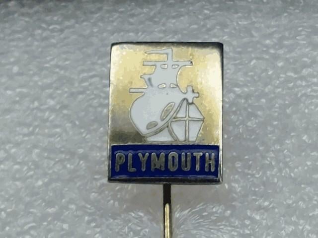 SP2417 Speldje Plymouth, Verzamelen, Speldjes, Pins en Buttons, Ophalen of Verzenden, Gebruikt, Overige onderwerpen