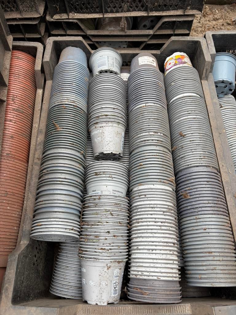 Kweekpotjes partij 9 cm, Tuin en Terras, Ophalen, Rond, Zo goed als nieuw, Aardewerk