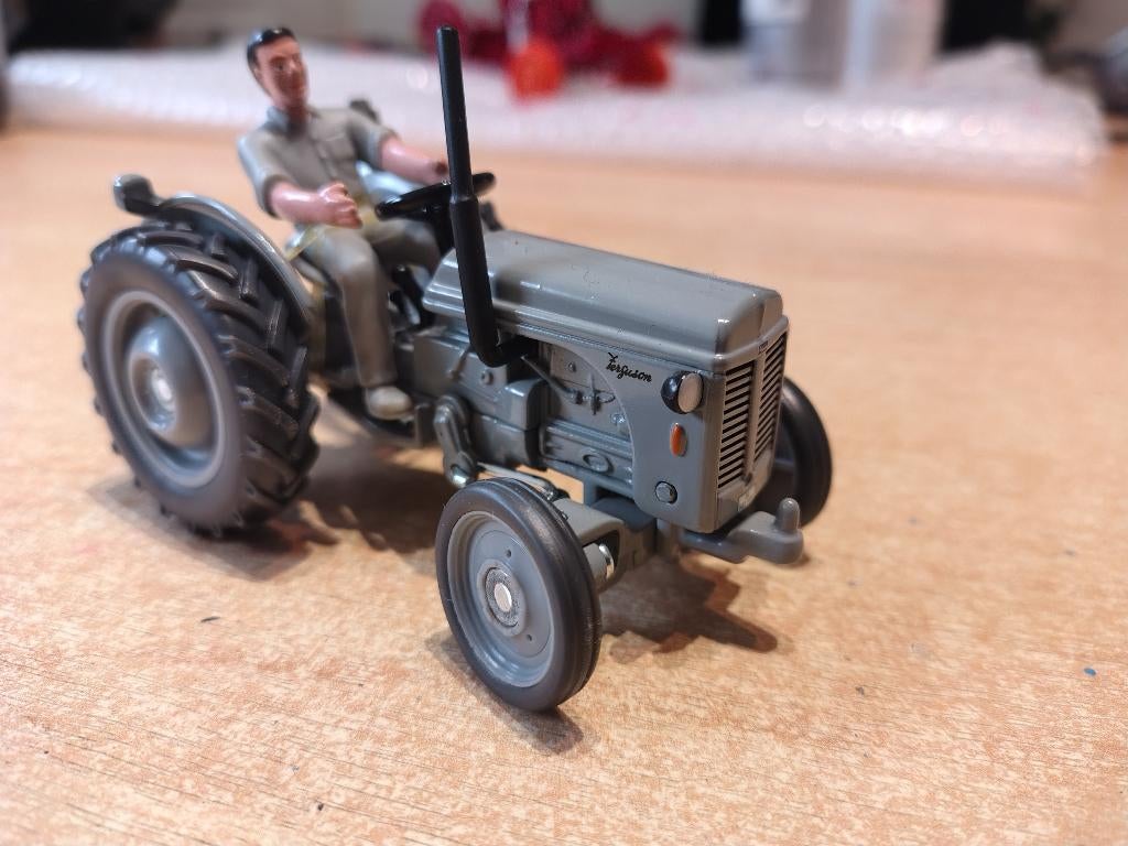 Siku mf massey ferguson, Ophalen of Verzenden, Zo goed als nieuw, Tractor of Landbouw, SIKU