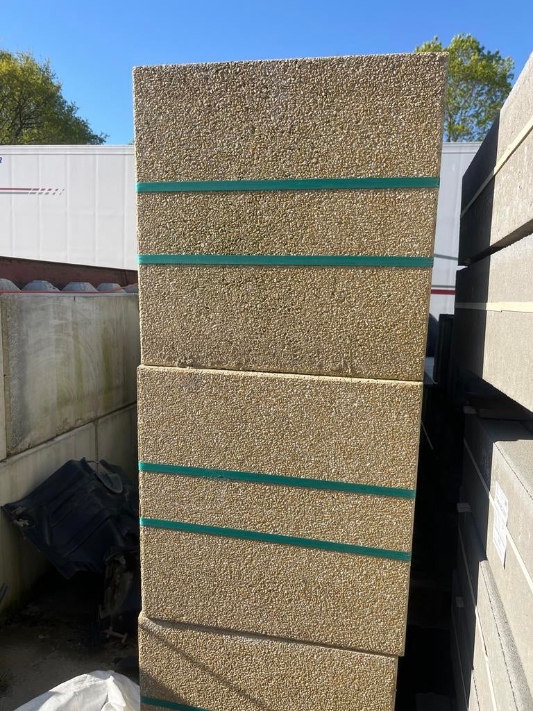 Betontegel grindtegel geel 50x50x6cm, Gebruikt, Ophalen of Verzenden, 10 m² of meer, Beton