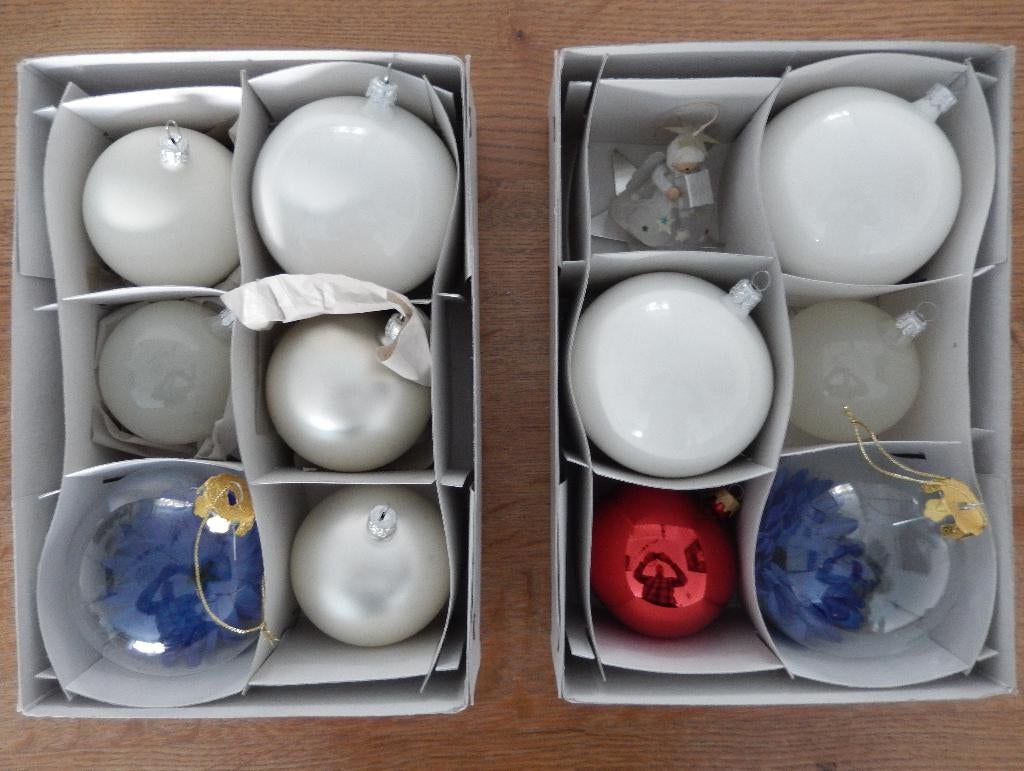 12 Mooie Kerstballen van de Bijenkorf, Diversen, Kerst, Ophalen of Verzenden, Zo goed als nieuw