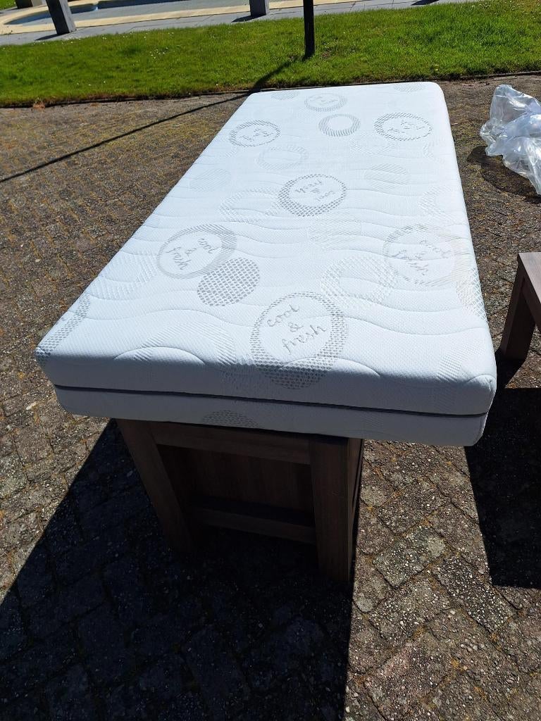 1 persoons Matras Cool & Fresh, Huis en Inrichting, Slaapkamer | Beddengoed, Gebruikt, Eenpersoons, Wit, Ophalen of Verzenden