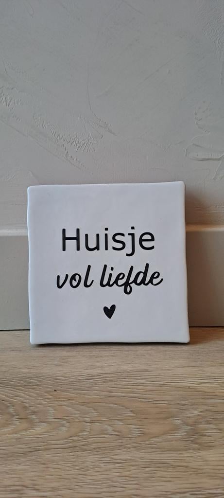 Tegeltje Huisje vol Liefde 13x13 met haakje, Ophalen of Verzenden