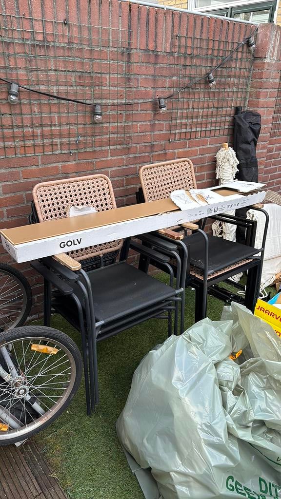 6 tuinstoelen. Gratis af te halen. Niet meer zo mooi, Ophalen, Zo goed als nieuw