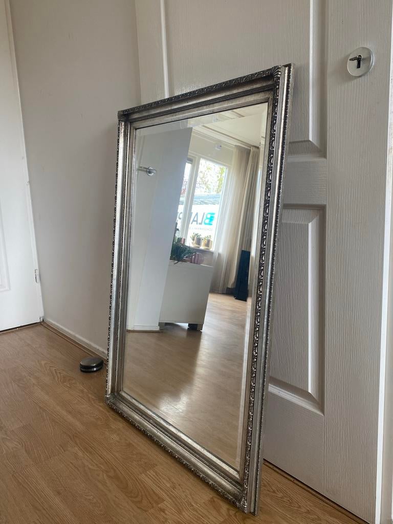 Decoratieve spiegel met sierlijke lijst (60x90 cm), Huis en Inrichting, Woonaccessoires | Spiegels, Gebruikt, 100 tot 150 cm, Ophalen of Verzenden