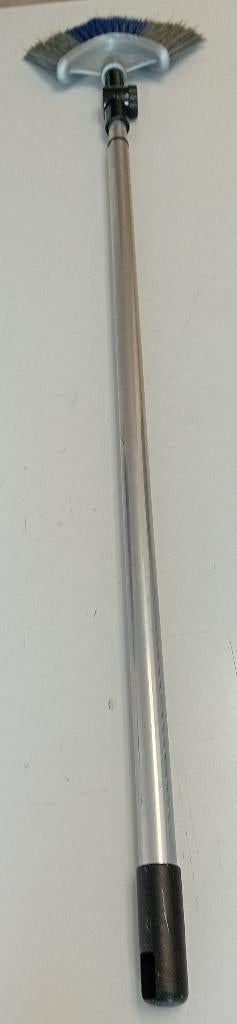 Te Koop: Een veger – bezem met een steellengte van 100 cm., Ophalen, Bezem of Borstel