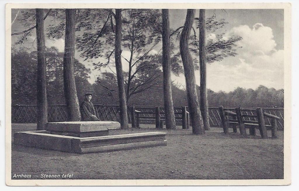 Arnhem Steenen Tafel Oude Gelopen Ansichtkaart ( B471 ), Ophalen of Verzenden, 1960 tot 1980, Gelopen, Gelderland
