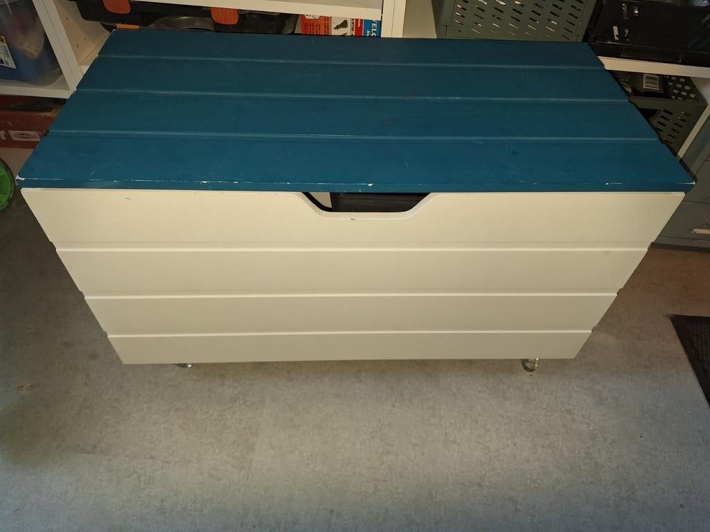 Speelgoedkist op wielen, Ophalen