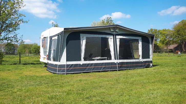 Hypercamp Como 240 Voortent. Zeer weinig gebruikt., Caravans en Kamperen, Voortenten en Luifels, Zo goed als nieuw, Ophalen of Verzenden