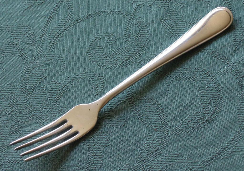 Nr ONB55: 1 Verzilverd Keltum rondfilet kindervorkje, Ophalen of Verzenden