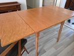 Vintage uitschuifbare eettafel, Huis en Inrichting, Tafels | Eettafels, 100 tot 150 cm, Zo goed als nieuw, Vijf personen of meer