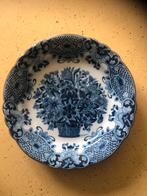 Makkumer aardewerk wandbord met bloemenmand, Ophalen of Verzenden