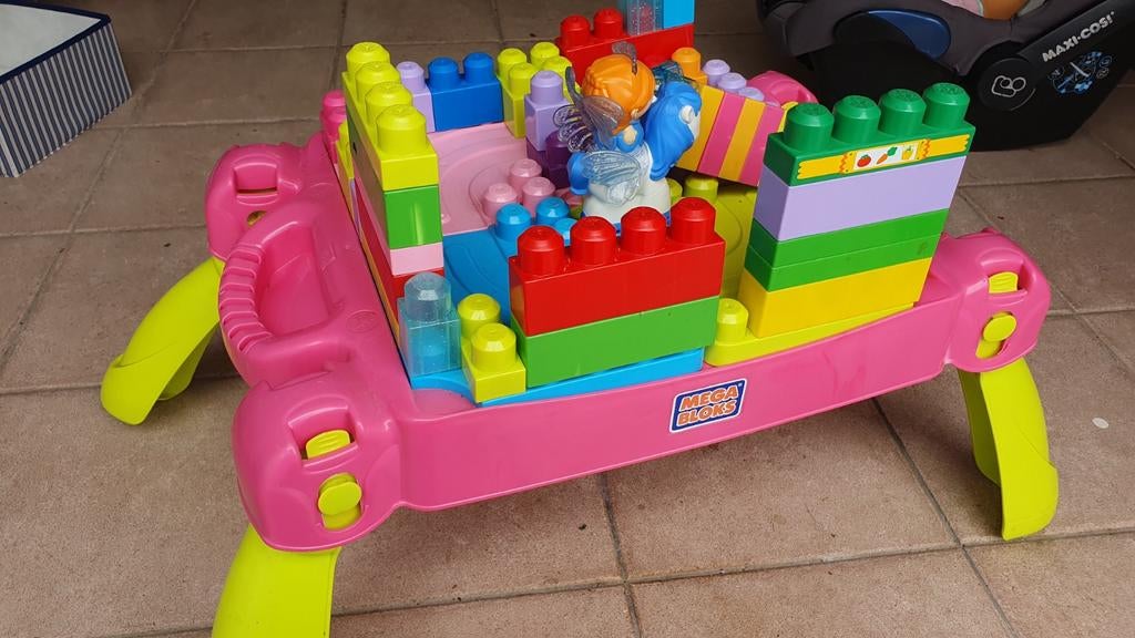 Mega Bloks bouwtafel met blokken en figuren, Ophalen