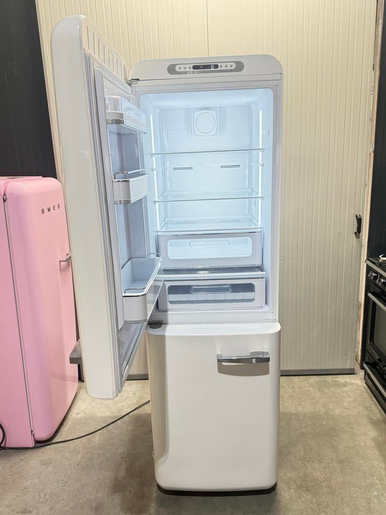Smeg Koelkast met Aparte Vriezer - Wit, Zo goed als nieuw, Witgoed en Apparatuur, Bella, 200 liter of meer, 60 cm of meer, Met aparte vriezer