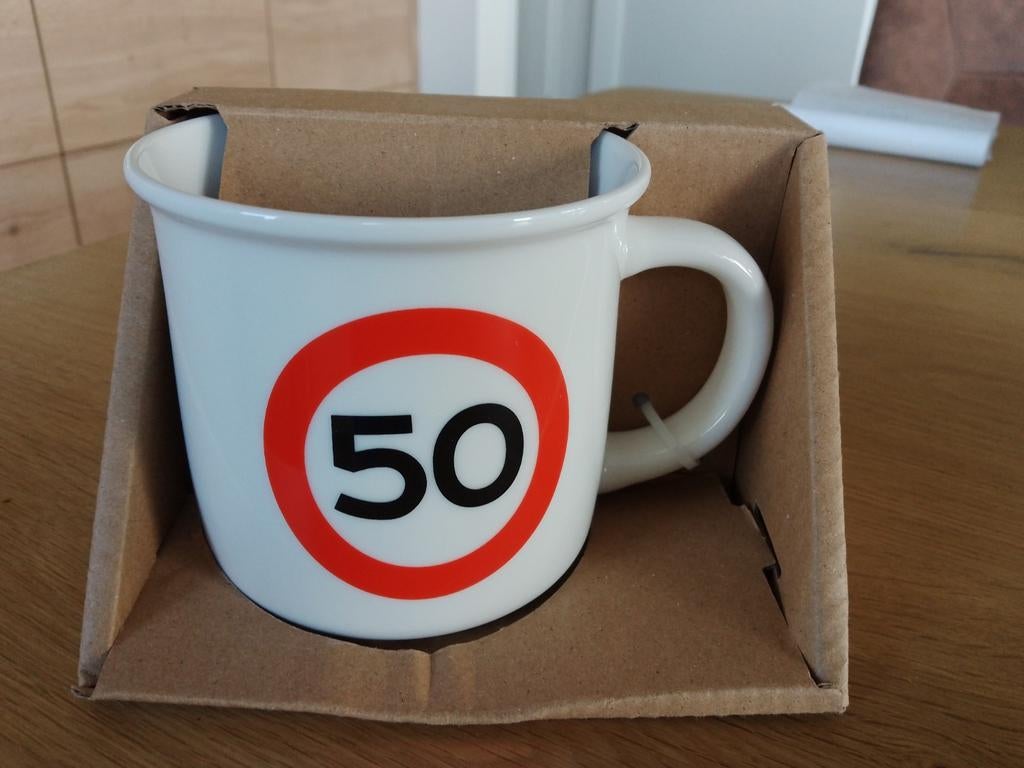 Beker / mok 50.    NIEUW., Ophalen of Verzenden, Nieuw