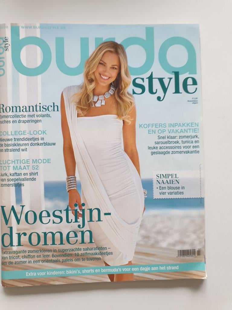 Burda Style patronenblad 7 2010, Hobby en Vrije tijd, Kledingpatronen, Ophalen of Verzenden, Vrouw, Burda