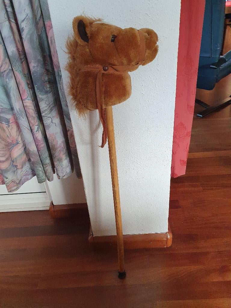 Stokpaardje, Ophalen, Zo goed als nieuw