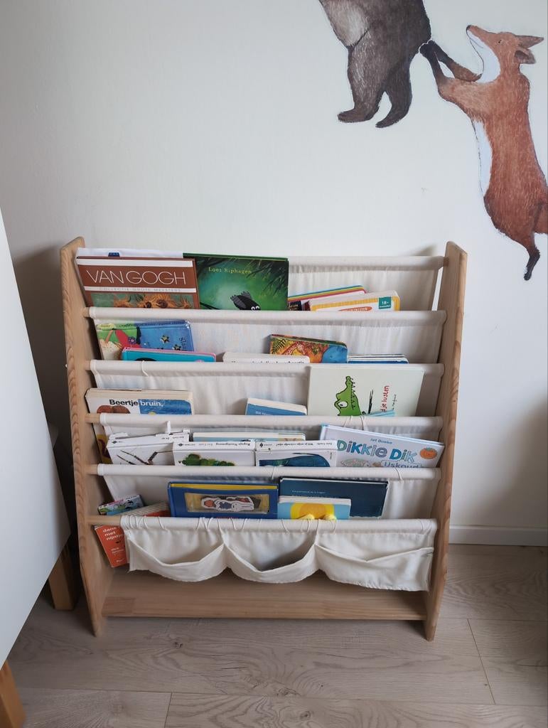 Houten kinderboekenkast met stoffen vakken, Huis en Inrichting, Kasten | Boekenkasten, Ophalen, Met plank(en), Gebruikt, Overige materialen
