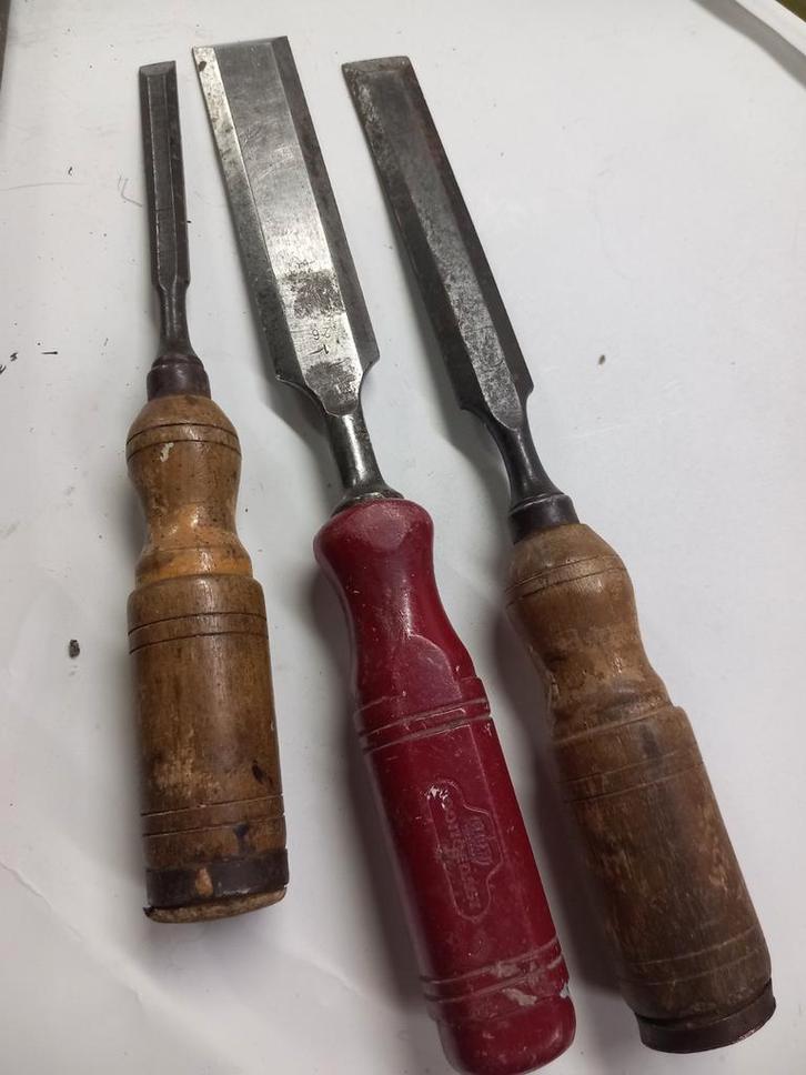 3 beitels en 2 nijptangen - Vintage gereedschap, Doe-het-zelf en Verbouw, Gereedschap | Handgereedschap, Gebruikt, Ophalen of Verzenden