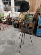 Industriële vloerlamp driepoot film spot studiolamp, Huis en Inrichting, Lampen | Vloerlampen, Ophalen, Gebruikt, Glas, 150 tot 200 cm