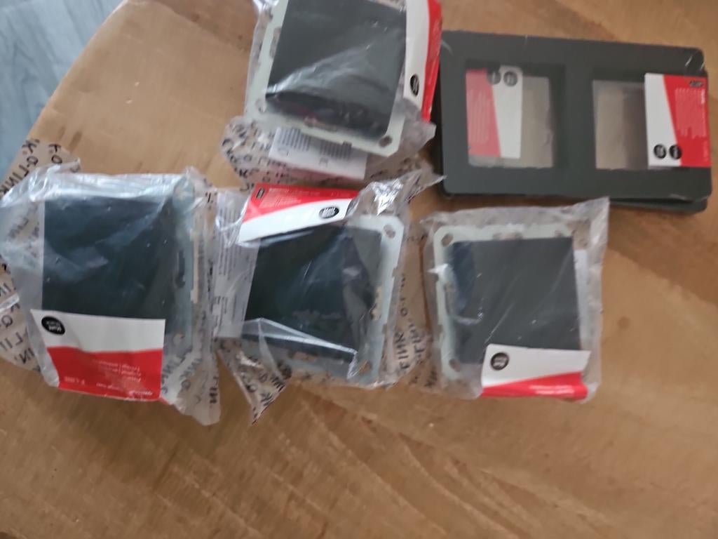 Niko schakelaars en afdekramen, Doe-het-zelf en Verbouw, Ophalen, Nieuw, Schakelaar