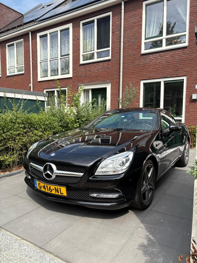 Mercedes-Benz SLK 1.8 Slk200 Kompr Roadster 2011 Zwart, Auto's, Mercedes-Benz, Euro 5, Achterwielaandrijving, Beige, 4 cilinders