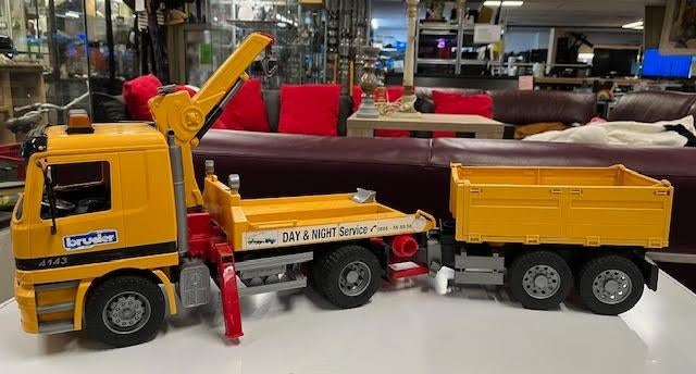 Bruder Mercedes-Benz Actros 4143 takelwagen met aanhanger, Kinderen en Baby's, Speelgoed | Speelgoedvoertuigen, Ophalen, Gebruikt