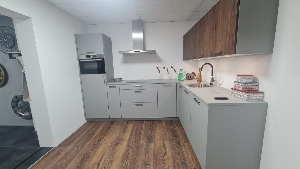 Showroomkeuken  Hacker  Systemat 2135, Ophalen, 200 cm of meer, Nieuw, 200 cm of meer