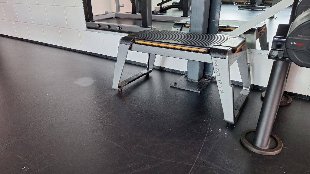 Martix step bankje, Sport en Fitness, Fitnessmaterialen, Ophalen, Zo goed als nieuw, Benen, Stepbank