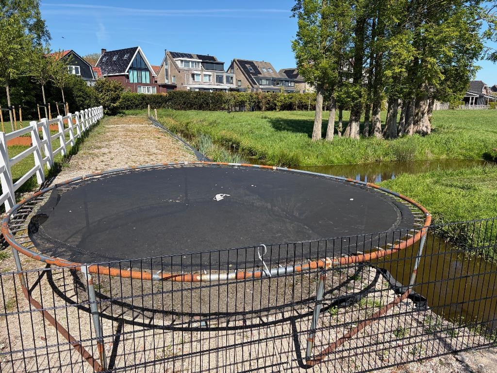 Gratis Trampoline met in 2022 vernieuwd doek en nieuwe veren, Ophalen, Gebruikt