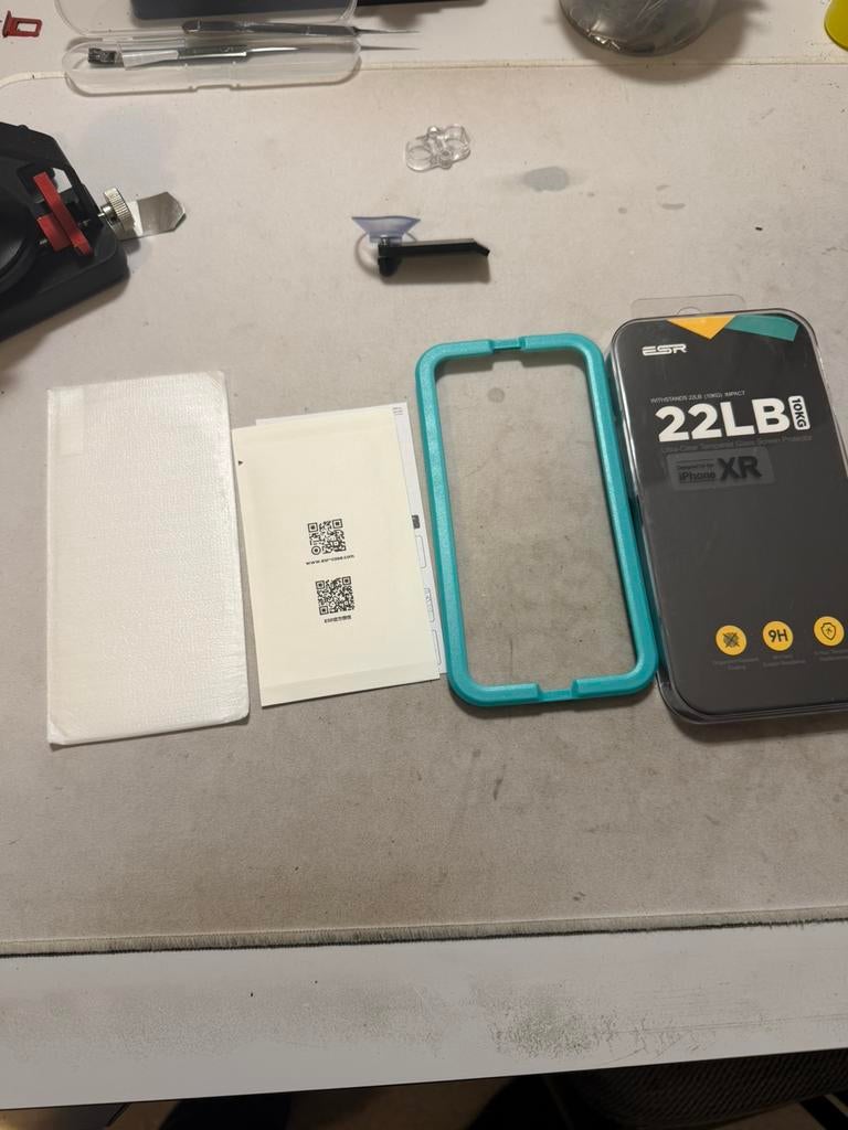 100x Tempered glass voor iphone xr en 11 retailverpakking, Ophalen, Zo goed als nieuw, Geen camera, Overige modellen