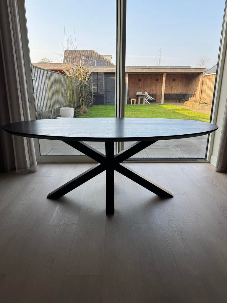 Stijlvolle Ovale Zwarte Eettafel - Modern Design, Huis en Inrichting, Tafels | Eettafels, Ophalen, Gebruikt, 100 tot 150 cm, Eikenhout