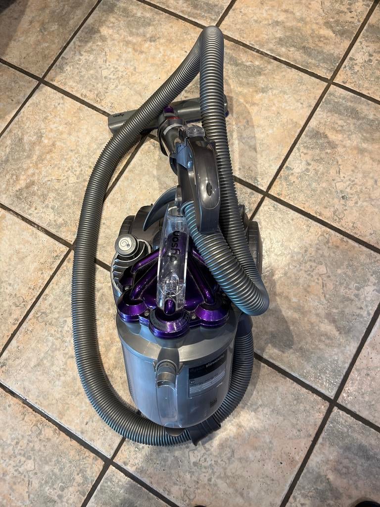 Dyson stofzuiger met reservoir - Krachtige reiniging, Witgoed en Apparatuur, Stofzuigers, Ophalen, Gebruikt, Reservoir, Stofzuiger