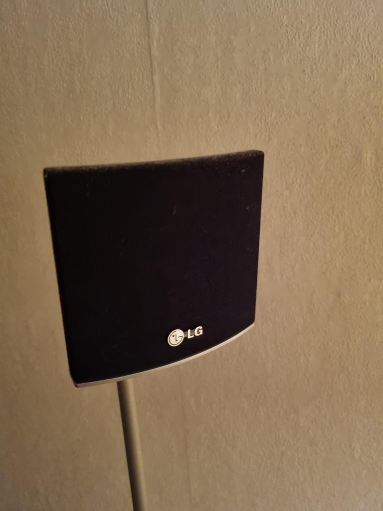 LG Geluidsboxen (5 stuks) met 2 standaarden, Ophalen of Verzenden, Complete surroundset