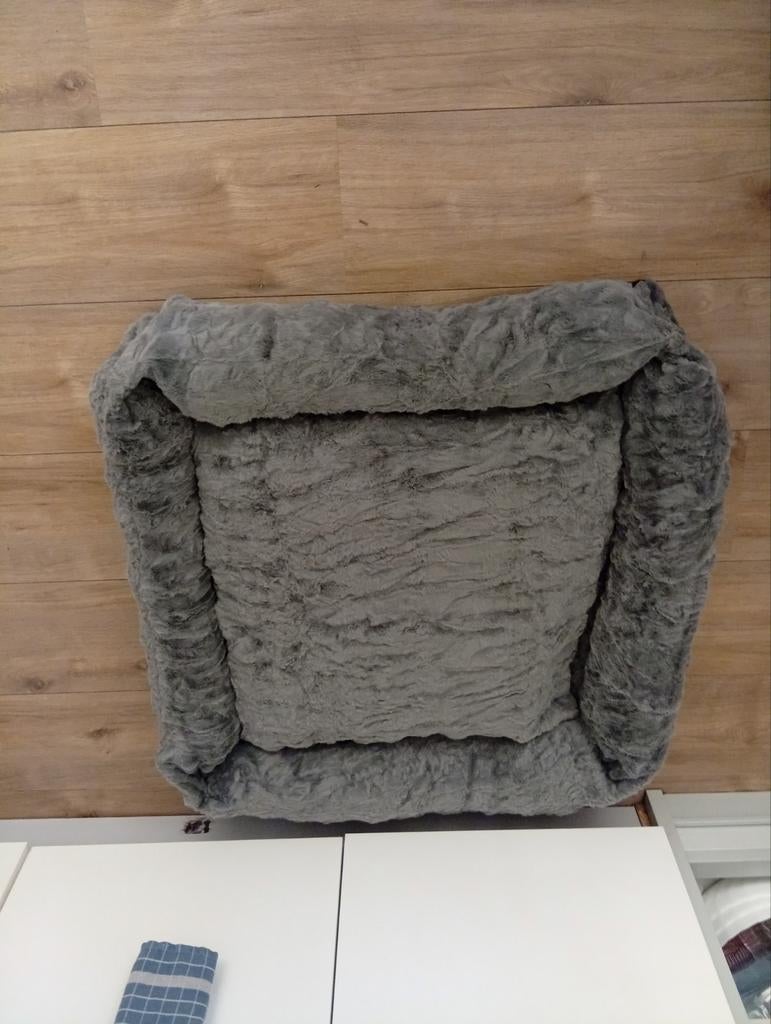 Nobleza hondenmand 70x70 nieuw in doos