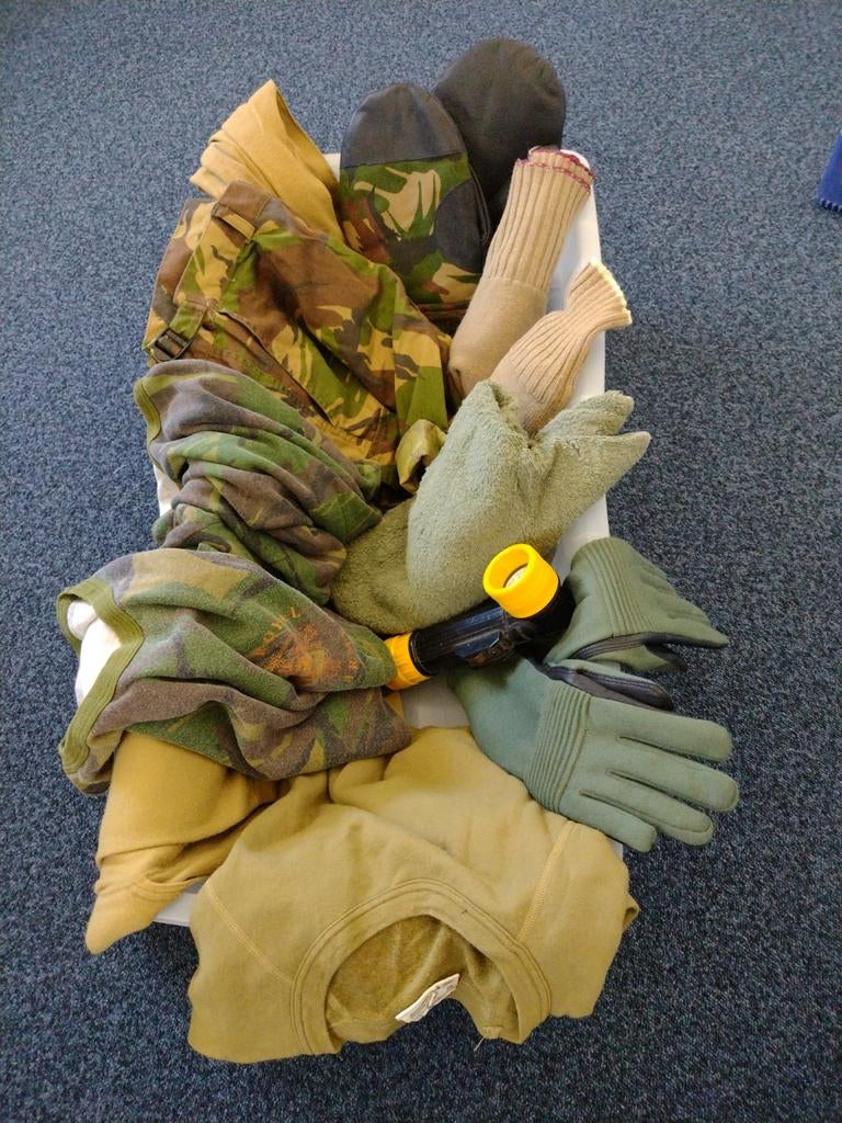 Militair kledingpakket, Ophalen