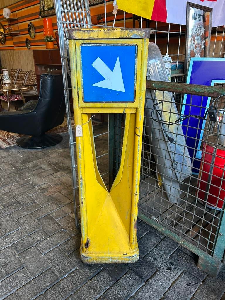 Gaaf vintage/ industrieel gele verkeers zuil, Ophalen, Huis en Inrichting