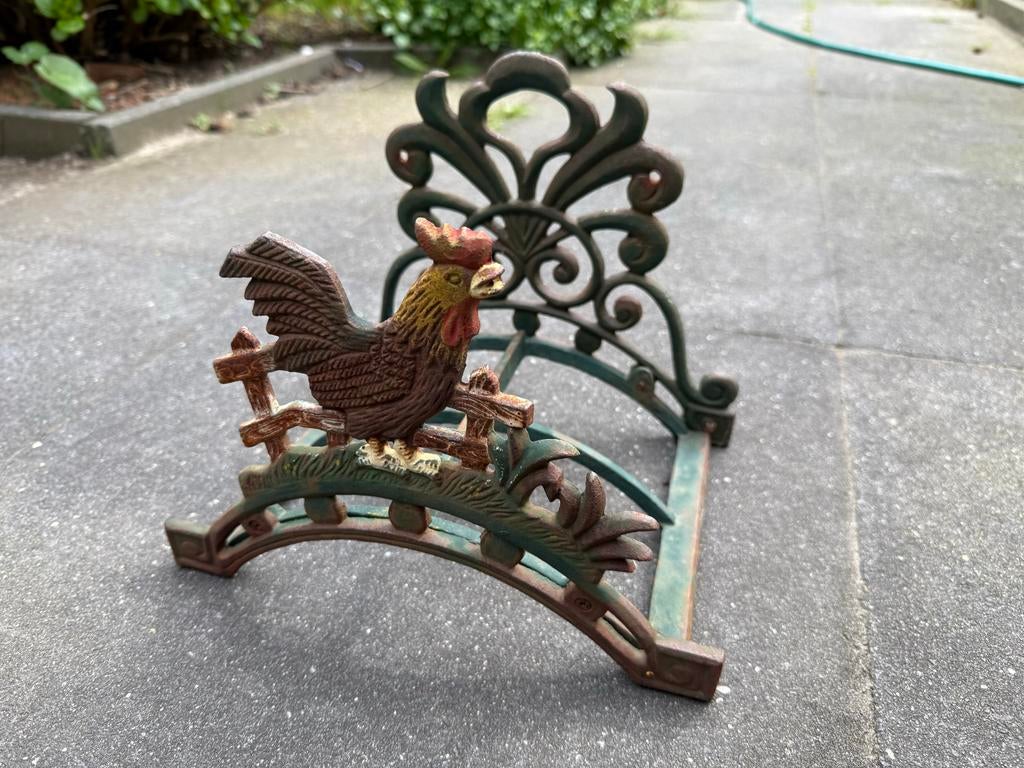 Decoratieve gietijzeren tuinslanghouder met haan, Tuin en Terras, Tuinslangen, Ophalen of Verzenden, Gebruikt, Overige typen