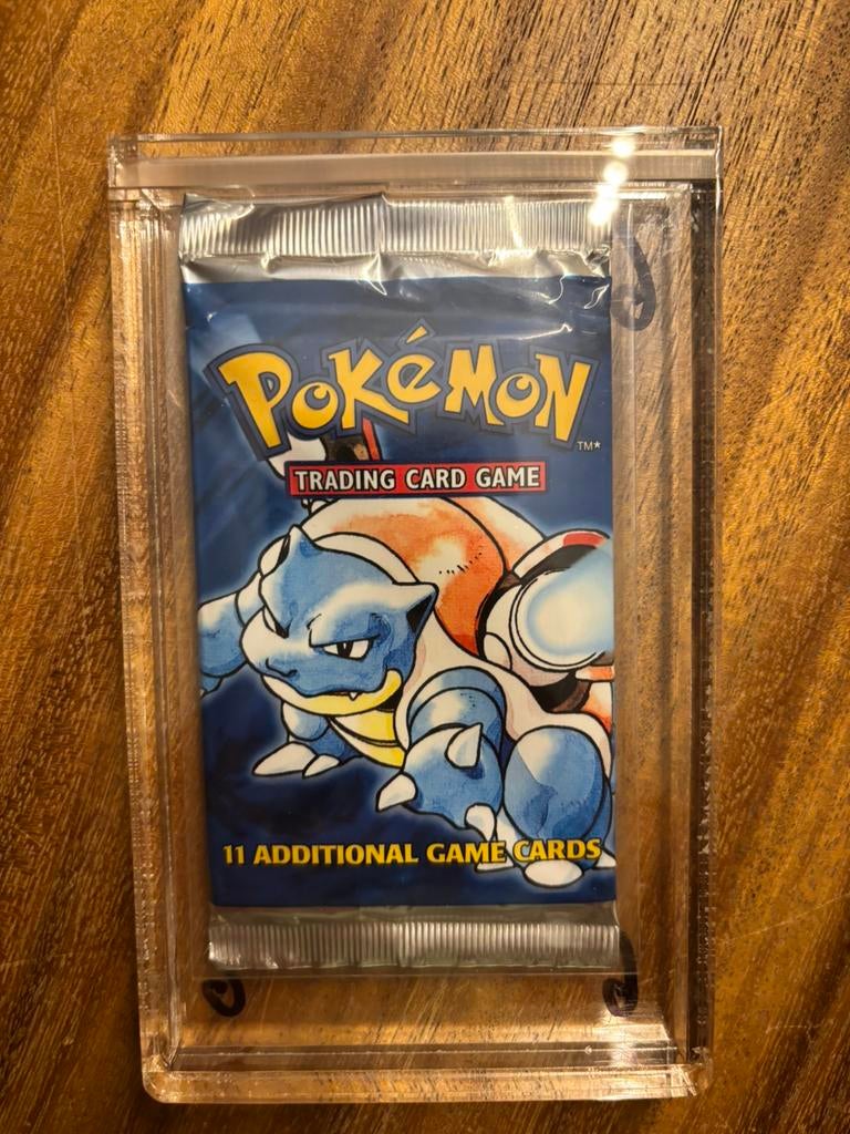 Pokemon vintage sealed base set booster pack blastoise art, Verzenden, Zo goed als nieuw